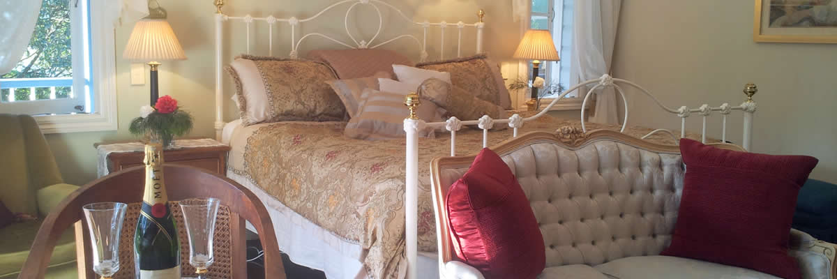 Doulton room at Amore Bed and Breakfast