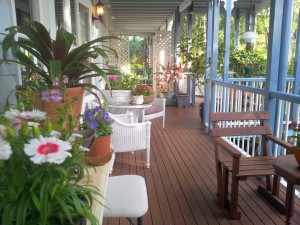 Accommodation Tamborine verandahs Queensland style.